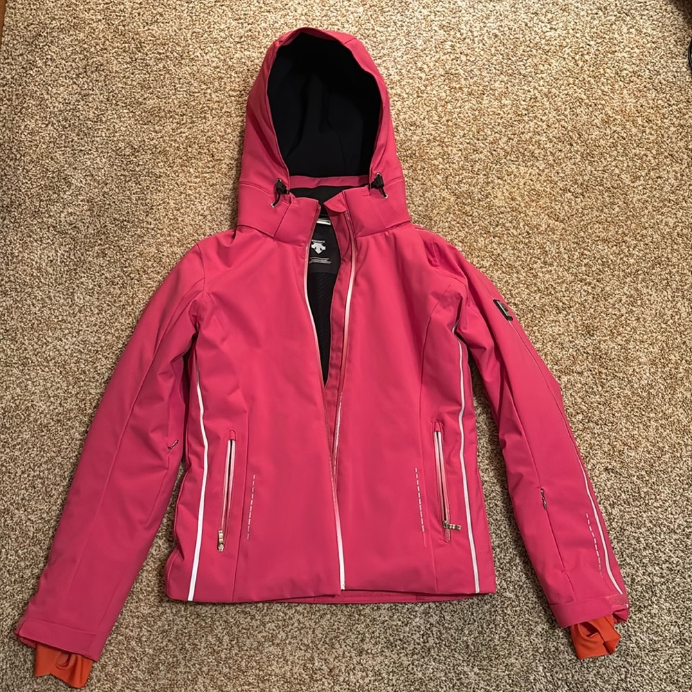 Women’s pink jacket Descente small US6